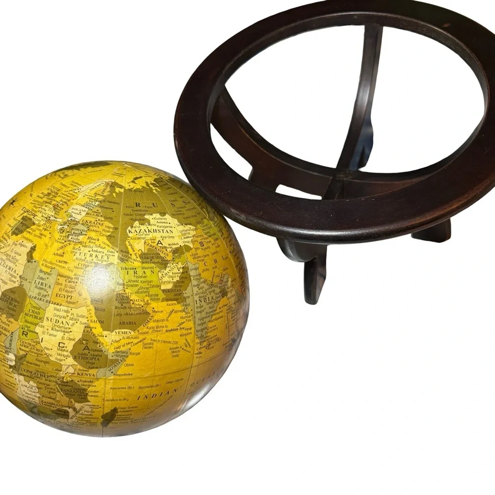 Globe 12 